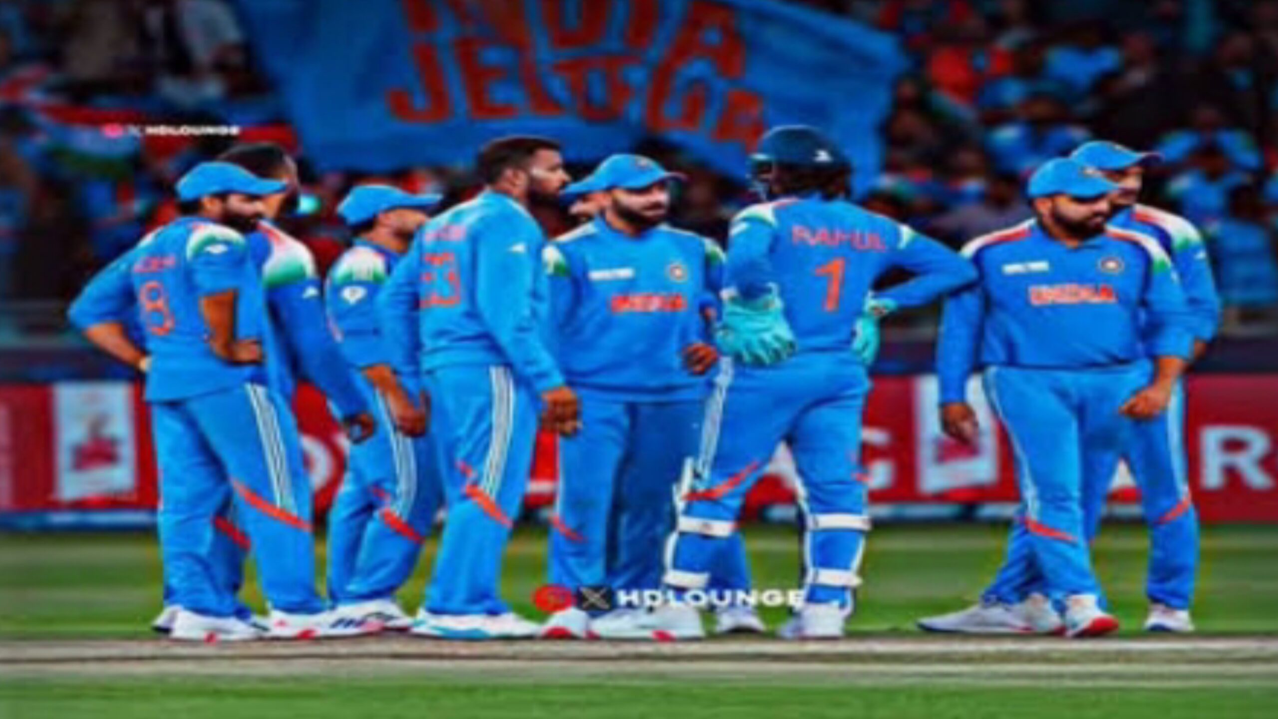 T20 मुकाबला क्रिकेट फैन्स के लिए बेहद खास माना जा रहा है। दोनों टीमों का इतिहास गवाह है कि जब-जब ये टीमें आमने-सामने आई हैं, तब रोमांच अपनी चरम सीमा पर पहुंचा है। भारत ने पिछले कुछ वर्षों में पाकिस्तान पर कई अहम जीत दर्ज की हैं, वहीं पाकिस्तान भी बड़े मैचों में चौंकाने का दम रखता है। इस बार दोनों टीमों के खिलाड़ी शानदार फॉर्म में हैं और रिकॉर्ड्स की लड़ाई भी रोचक होगी। फैन्स को एक हाई-वोल्टेज और यादगार मैच देखने की उम्मीद है।