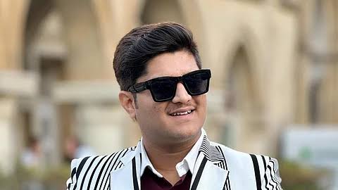 Mridul Tiwari कौन हैं