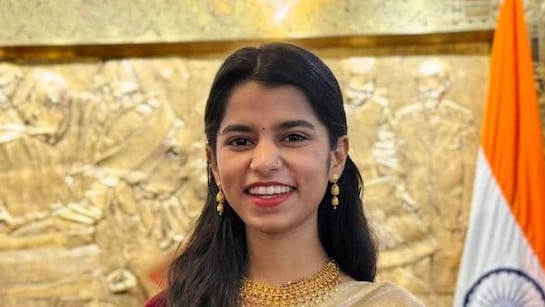 बिहार चुनाव 2025: मैथिली ठाकुर की ऐतिहासिक जीत